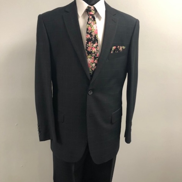 Suit - Picture 1 of 6